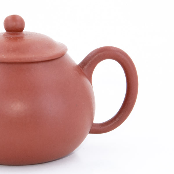 Yixing 1980's Zhuni Lipi Pear Shape Chinese Teapot (Wide Opening)