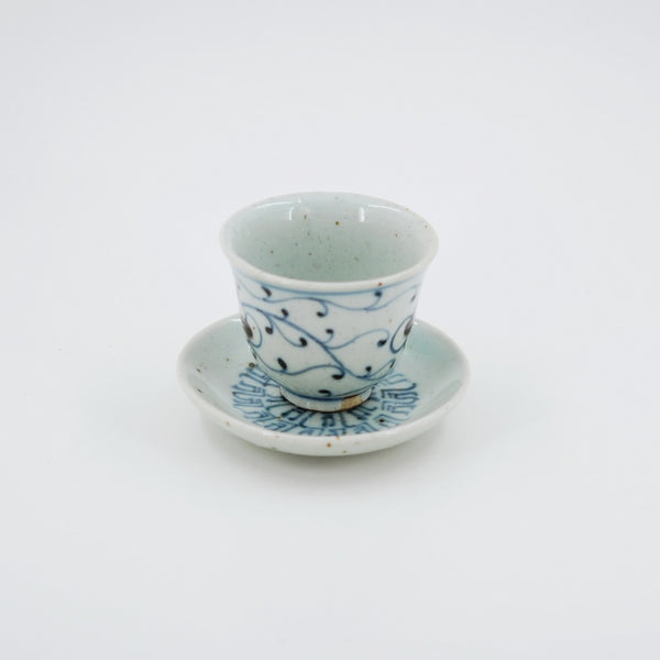 Handmade Wood Fired Chinese Antique Style Porcelain Blue And White Dao Symbol Saucer