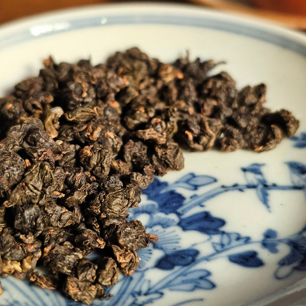 Taiwan Dong Ding Mi Xiang Gui Fei Oolong Tea