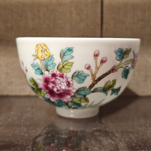 Famille-Rose Porcelain Bird and Flower Design Tea Cup