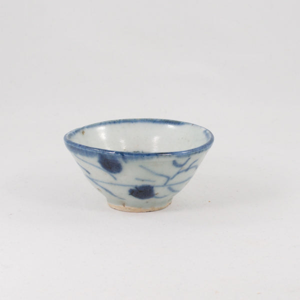 Antique Porcelain Blue And White Grass Pattern Tea Cup