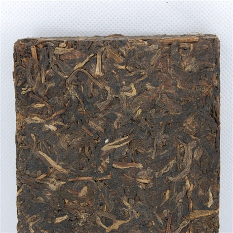Pu-Erh Tea Brick, Yi Wu Mountain, Kunming Tea Factory, 1998 (Green/Sheng/Raw)